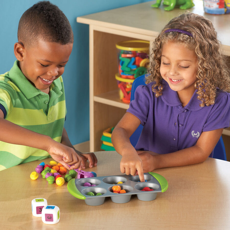 Matemātiska aktivitāšu spēle - motoro prasmju attīstoša - Mini Muffin Match Up Maths Activity Set | kods LER 5556 | bērniem 3-6g. 